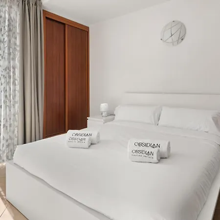 Bentayga Obsidian Адехе